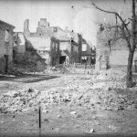 Krajobraz po bitwie... pozostałości zabudowy w rejonie ul. Książęcej i Ludnej w 1945 r. </br>(Fotografia ze zbiorów Muzeum Powstania Warszawskiego)