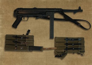 Pistolet maszynowy MP 40 był jedną z najlepszych broni II wojny światowej. Świetnie sprawdzał się w walce w mieście, gdzie dużą zaletą była jego szybkostrzelność. </br> (foto: GRH Parasol)