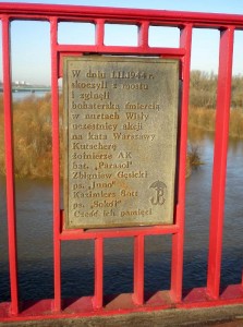 Tablica upamiętniająca śmierć żołnierzy kompanii „Pegaz” po akcji Kutschera na północnej balustradzie Mostu Śląsko - Dąbrowskiego
