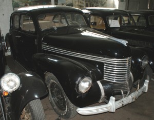 Samochód marki Opel Kapitan. Samochód tego typu wykorzystany był w akcji Frühwirth (25 października 1943 r.), akcji Braun (13 grudnia 1943 r.), a także akcji Kutschera.